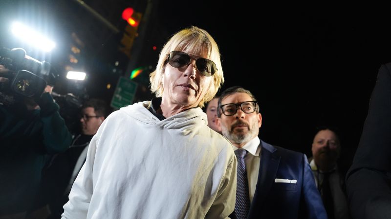 Selma Blair speaks out on plane incident that resulted in her arrest, saying she ‘did not intend to harm anyone’