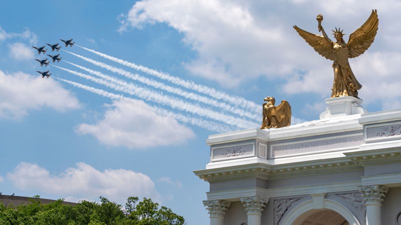 Trump says proposed triumphal arch will double as military complex