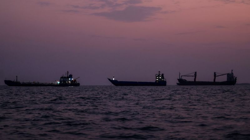 Iran meeting with Gulf countries to discuss Strait of Hormuz deal without the US